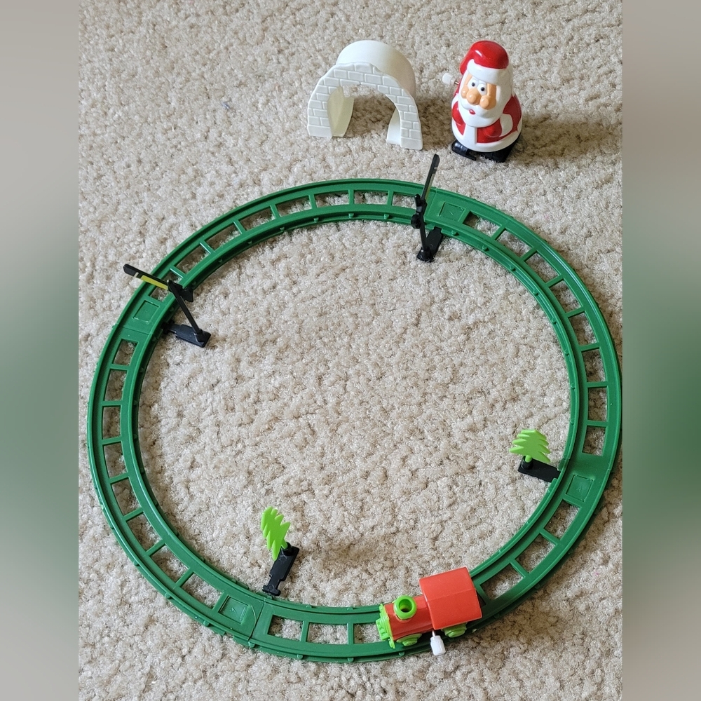 Wind-up plastic christmas Santa train set & walking Santa Claus-14 pcs.